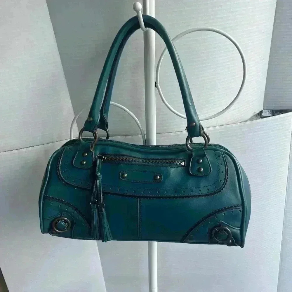 Worthington Shoulder Bag with matching coin purse - Picture 2 of 14